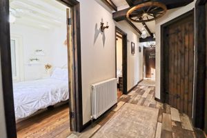 Entrance Hallway- click for photo gallery